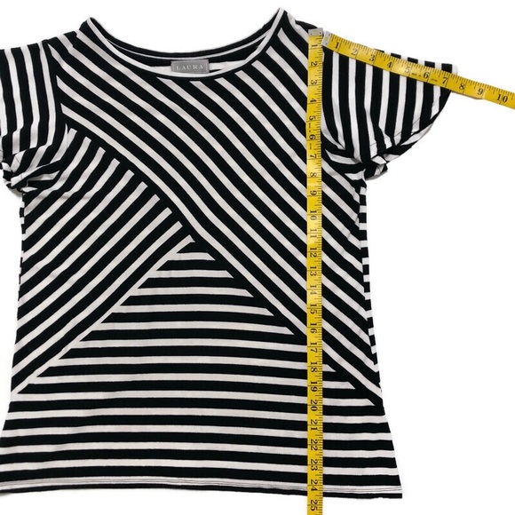 LAURA Black & White Striped Asymetric Top Size L - Picture 13 of 13